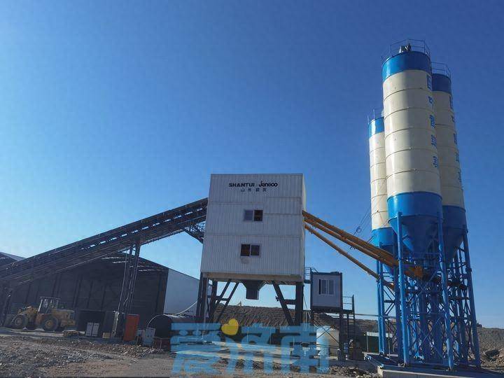 山推建友混凝土搅拌站服务乌鲁木齐机场改扩建工程项目