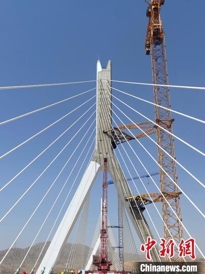 黄河上空“搭积木” 黄河宁夏段“最高”大桥合龙